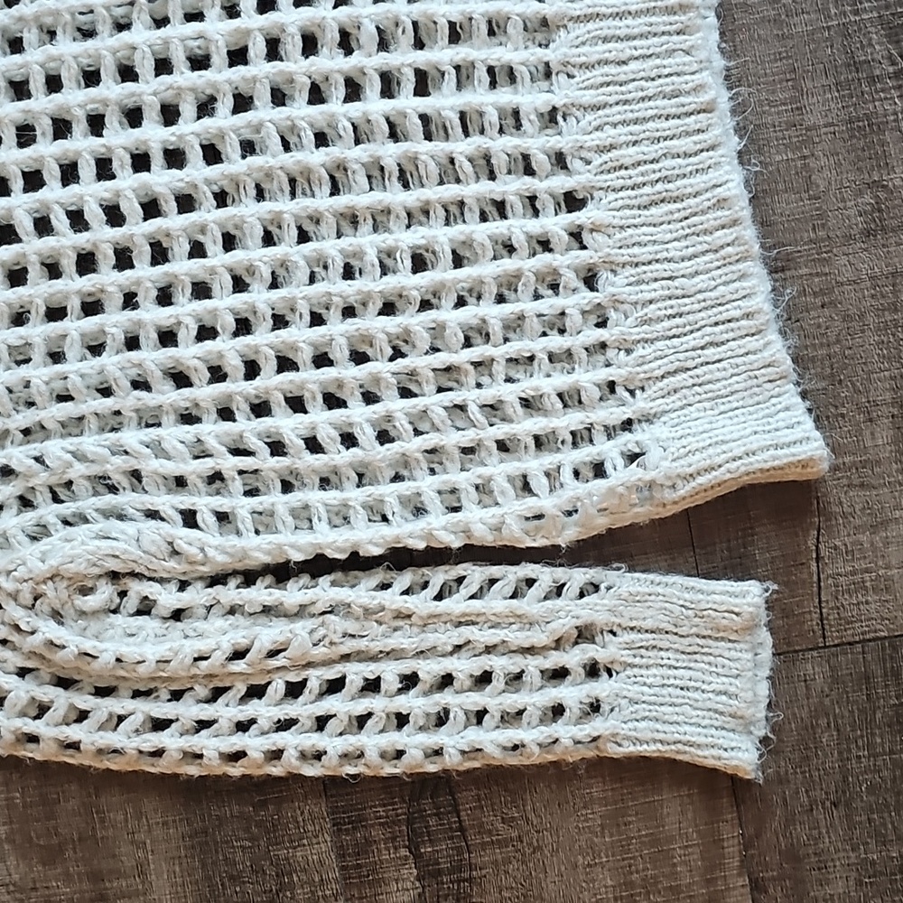 Urban Outfitters Open-Knit Sweater - Picture 5 of 6